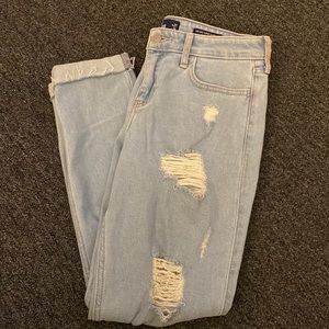 Hollister- low rise ripped jeans!